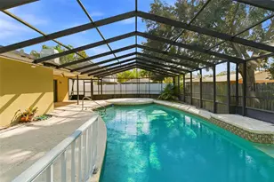 15606 Farnsworth Ln, Tampa, FL 33624 - Photo 6