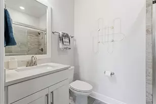 262 8th St N, Saint Petersburg, FL 33701 - Photo 36