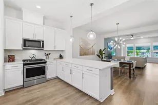 262 8th St N, Saint Petersburg, FL 33701 - Photo 10