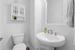 262 8th St N, Saint Petersburg, FL 33701 - Photo 34