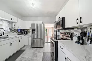 2107 E Chelsea St, Tampa, FL 33610 - Photo 10