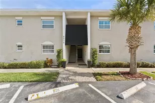 8806 Bay Pointe Dr, Tampa, FL 33615 - Photo 8