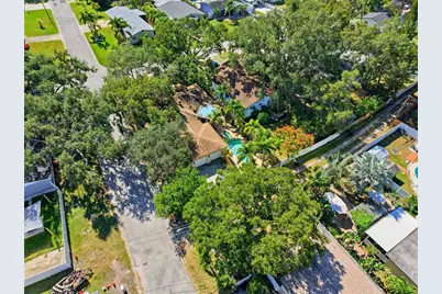 135 NW Monroe Circle N, Saint Petersburg, FL 33702 - Photo 36