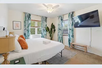 135 NW Monroe Circle N, Saint Petersburg, FL 33702 - Photo 18