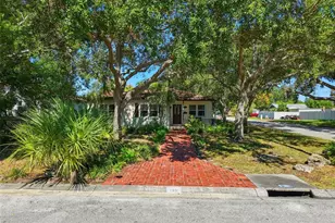 135 NW Monroe Cir N, Saint Petersburg, FL 33702 - Photo 32