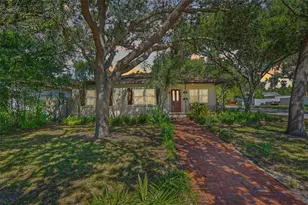 135 NW Monroe Cir N, Saint Petersburg, FL 33702 - Photo 1