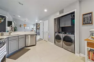 2013 Santa Catalina Ln, Riverview, FL 33578 - Photo 8