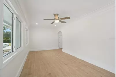 9008 Bay Street NE, Saint Petersburg, FL 33702 - Photo 2
