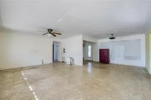 7833 Causeway Blvd S, Saint Petersburg, FL 33707 - Photo 6