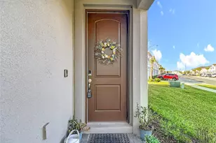 19219 Blue Pond Dr, Lutz, FL 33558 - Photo 6