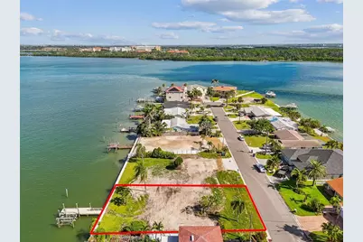 568 Johns Pass Avenue, Madeira Beach, FL 33708 - Photo 16