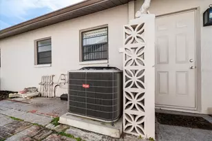 2710 Cypress Hollow Ct, New Port Richey, FL 34655 - Photo 32