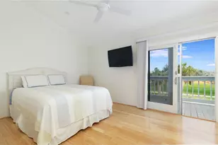 11820 Capri Cir S, Treasure Island, FL 33706 - Photo 30