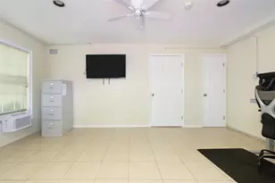 11820 Capri Cir S, Treasure Island, FL 33706 - Photo 36