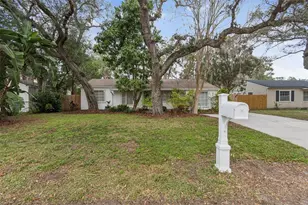 815 W Lowry Ln, Tampa, FL 33604 - Photo 2