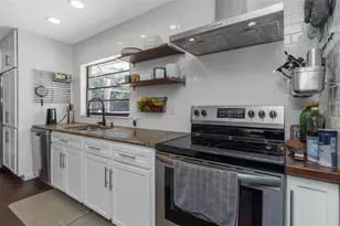 4915 Pennsbury Dr, Tampa, FL 33624 - Photo 16