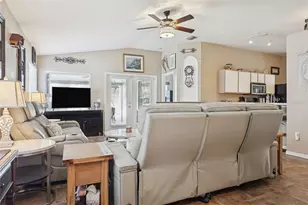 7135 Hamilton Park Blvd, Tampa, FL 33615 - Photo 8