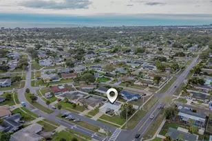 14001 Yacht Club Blvd, Seminole, FL 33776 - Photo 30