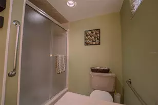 14001 Yacht Club Blvd, Seminole, FL 33776 - Photo 18