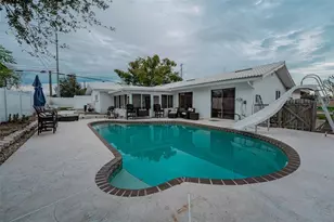 14001 Yacht Club Blvd, Seminole, FL 33776 - Photo 2