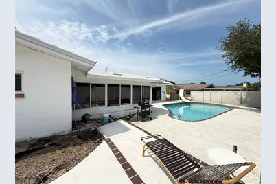 14001 Yacht Club Boulevard, Seminole, FL 33776 - Photo 26