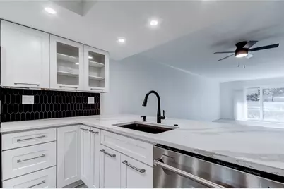 650 Island Way #106, Clearwater Beach, FL 33767 - Photo 6