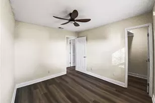 8341 Paddlewheel St, Tampa, FL 33637 - Photo 16