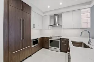 275 1st Ave S, Saint Petersburg, FL 33701 - Photo 12