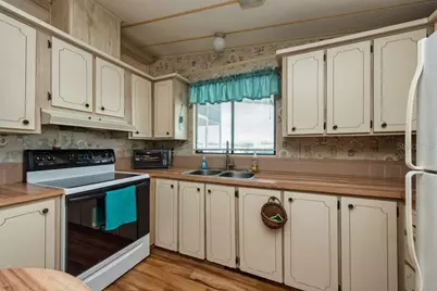 7152 El Torro Street, Zephyrhills, FL 33541 - Photo 8