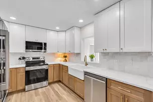 162 Circlewood Dr, Venice, FL 34293 - Photo 10