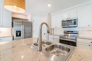 13748 Wineberry Dr, Dade City, FL 33525 - Photo 10