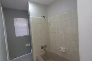 4204 E Okara Rd, Tampa, FL 33617 - Photo 18