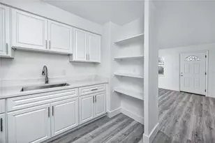 418 39th Ave N, Saint Petersburg, FL 33703 - Photo 8