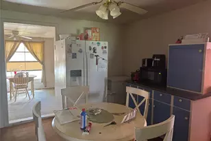 39047 Heath Dr, Zephyrhills, FL 33542 - Photo 10