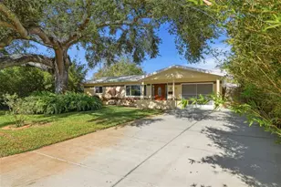 6093 17th Ave N, Saint Petersburg, FL 33710 - Photo 2