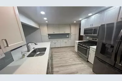 4331 44th Street S, Saint Petersburg, FL 33711 - Photo 4