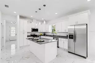 808 W Lowry Ln, Tampa, FL 33604 - Photo 6