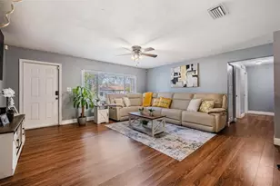 18631 San Rio Cir, Lutz, FL 33549 - Photo 4