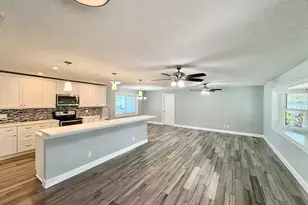 1201 86th Ave N, Saint Petersburg, FL 33702 - Photo 4