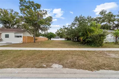 2010 30th Street S, Saint Petersburg, FL 33712 - Photo 1