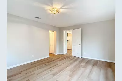 2210 E Idlewild Avenue, Tampa, FL 33610 - Photo 32