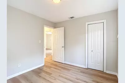 2210 E Idlewild Avenue, Tampa, FL 33610 - Photo 26