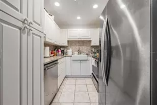 1905 Canterbury Ln, Sun City Center, FL 33573 - Photo 10