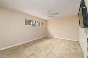 7501 21st St N, Saint Petersburg, FL 33702 - Photo 10