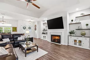 8001 Woodleaf Blvd, Wesley Chapel, FL 33544 - Photo 8