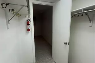 11201 80th Ave, Seminole, FL 33772 - Photo 18