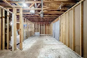 216 24th St W, Bradenton, FL 34205 - Photo 16