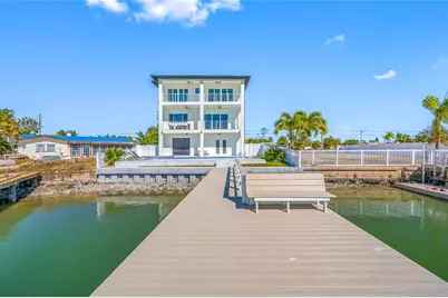 11460 7th Street E, Treasure Island, FL 33706 - Photo 4