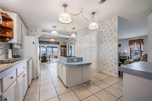 6827 S Lake Henry Dr NE, Winter Haven, FL 33881 - Photo 6