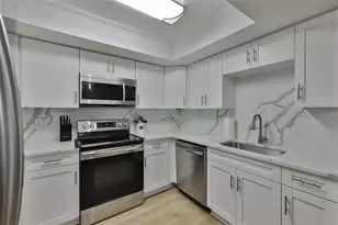 6503 Manila Palm Way, Apollo Beach, FL 33572 - Photo 10